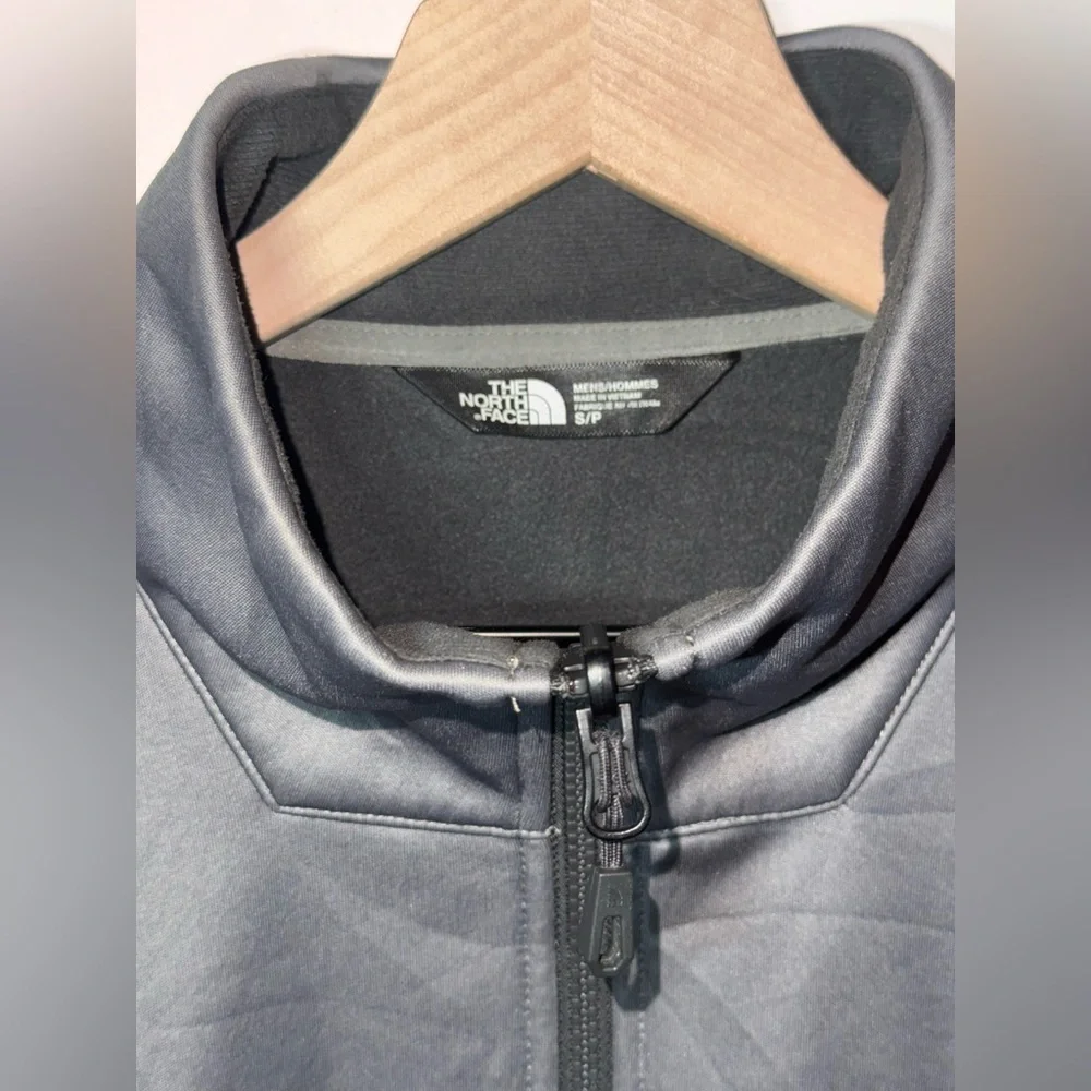The North Face Men’s Zip Up Collared Jacket Size Small Shiny Grey Polyester